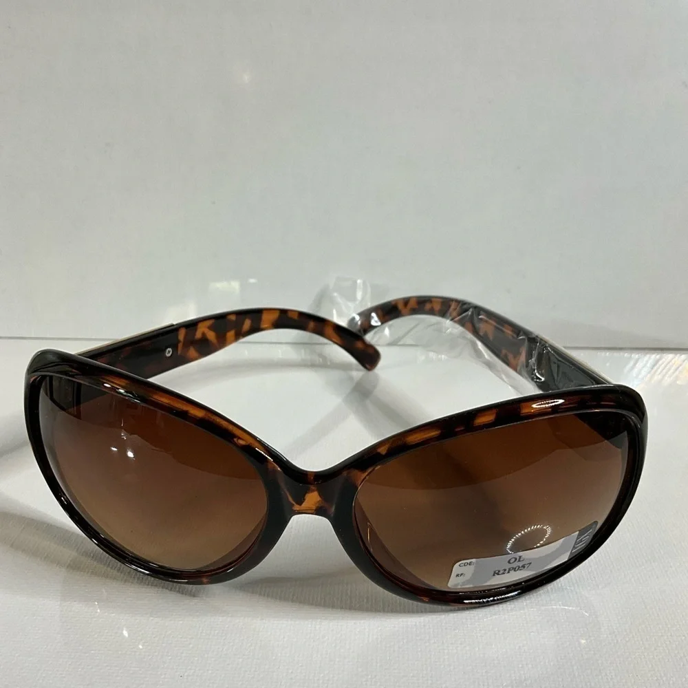 Chic Tortoise Shell Sunglasses